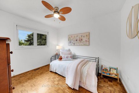 Photo 31 at 3 Castlehill Road, Maple, Vaughan