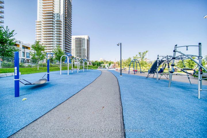 Photo 8 at 506 - 95 Mcmahon Drive, Bayview Village, Toronto
