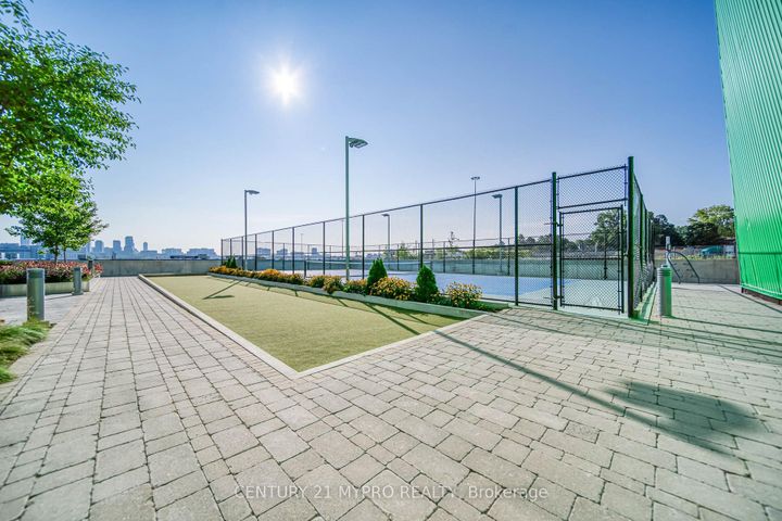 Photo 10 at 506 - 95 Mcmahon Drive, Bayview Village, Toronto
