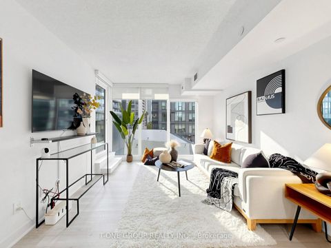 Photo 6 at 309 - 80 Queens Wharf Road, Waterfront Communities C1, Toronto