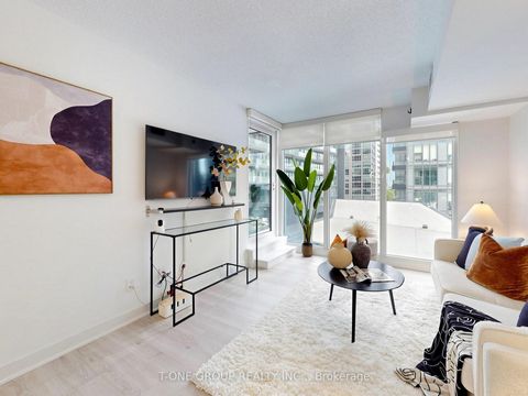 Photo 10 at 309 - 80 Queens Wharf Road, Waterfront Communities C1, Toronto