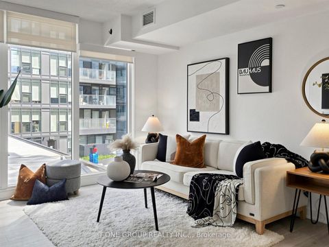 Photo 11 at 309 - 80 Queens Wharf Road, Waterfront Communities C1, Toronto
