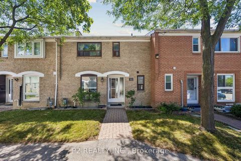 Photo 14 at 22-25 Gosford Blvd. Boulevard N, York University Heights, Toronto