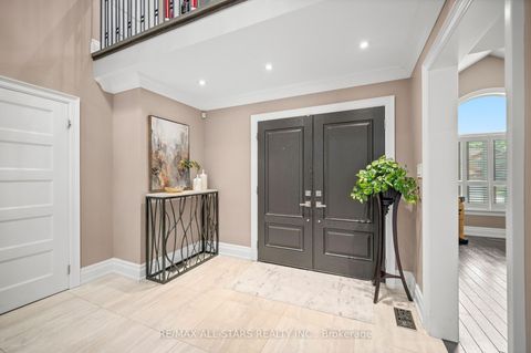 Photo 3 at 139 Rhodes Circle, Glenway Estates, Newmarket