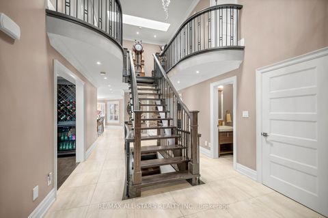 Photo 4 at 139 Rhodes Circle, Glenway Estates, Newmarket