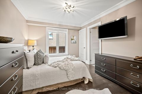 Photo 17 at 139 Rhodes Circle, Glenway Estates, Newmarket