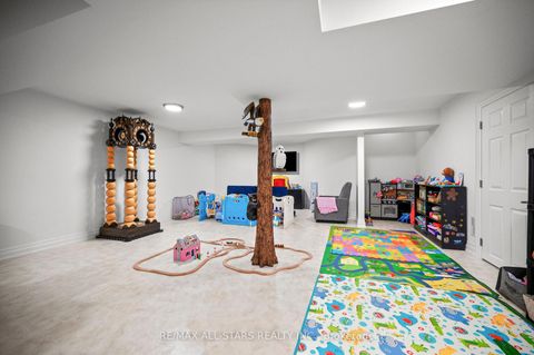 Photo 34 at 139 Rhodes Circle, Glenway Estates, Newmarket