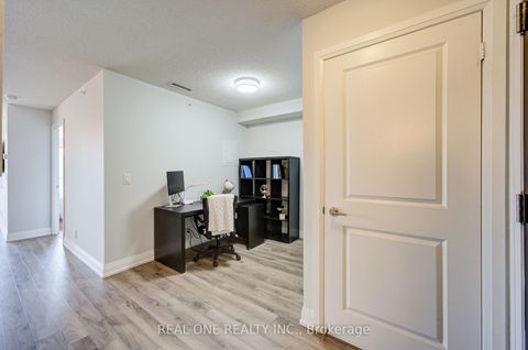 Photo 4 at 707 - 372 Highway 7 E Way, Doncrest, Richmond Hill