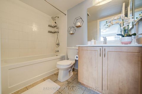 Photo 19 at 707 - 372 Highway 7 E Way, Doncrest, Richmond Hill