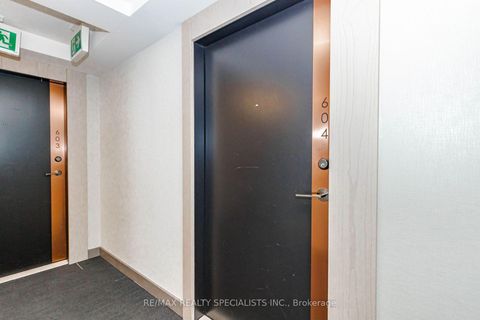 Photo 6 at 604 - 181 Huron Street, Chinatown, Toronto