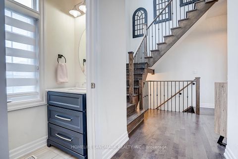 Photo 4 at 56 Botelho Circle, Bayview Southeast, Aurora