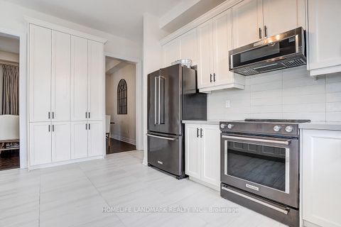 Photo 8 at 56 Botelho Circle, Bayview Southeast, Aurora