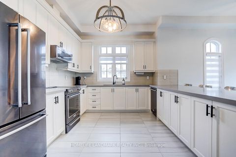 Photo 10 at 56 Botelho Circle, Bayview Southeast, Aurora