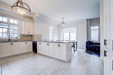 Photo 12 at 56 Botelho Circle, Bayview Southeast, Aurora