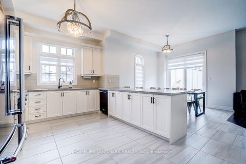 Photo 13 at 56 Botelho Circle, Bayview Southeast, Aurora