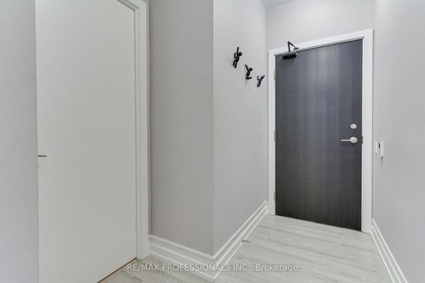 Photo 5 at 710 - 33 Charles Street E, Yonge Corridor, Toronto