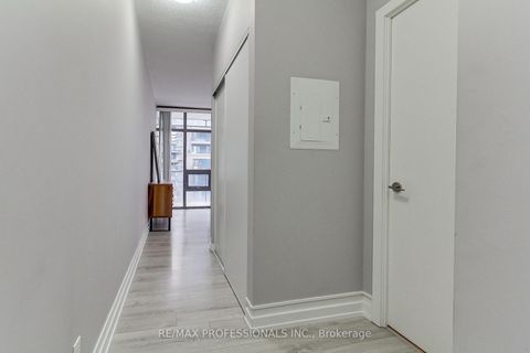 Photo 7 at 710 - 33 Charles Street E, Yonge Corridor, Toronto