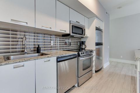 Photo 9 at 710 - 33 Charles Street E, Yonge Corridor, Toronto