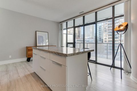 Photo 14 at 710 - 33 Charles Street E, Yonge Corridor, Toronto