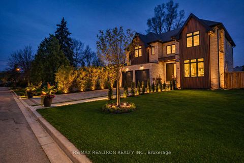 Photo 2 at 28 Ternhill Crescent, Don Mills, Toronto