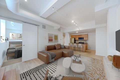 Photo 9 at 107 - 152 Annette Street, Junction Area, Toronto