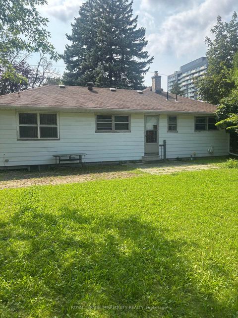 Photo 2 at 73 Aragon Avenue, Sullivan, Toronto