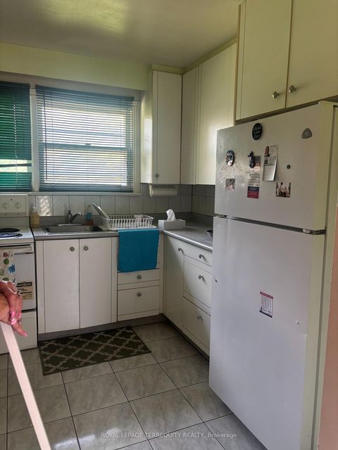 Photo 12 at 73 Aragon Avenue, Sullivan, Toronto