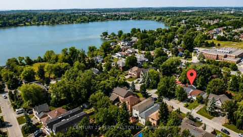 Photo 1 at 44 Fergus Avenue, Oak Ridges Lake Wilcox, Richmond Hill