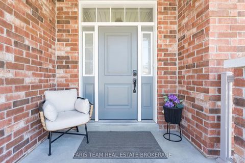 Photo 2 at 787 Freemont Court, Alcona, Innisfil