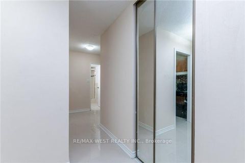 Photo 7 at 102 - 370 Dixon Road, The Westway, Toronto