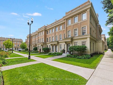 Photo 1 at 14 - 30 Hargrave Lane, York Mills, Toronto