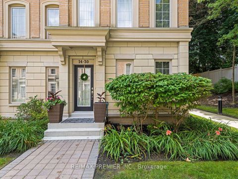 Photo 2 at 14 - 30 Hargrave Lane, York Mills, Toronto