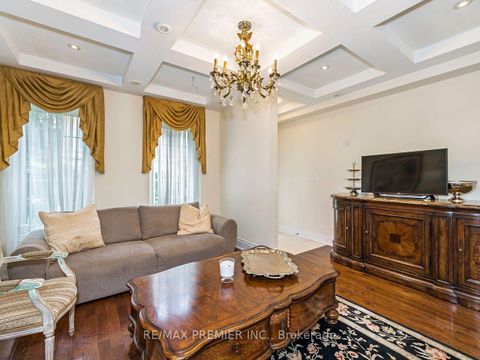 Photo 7 at 14 - 30 Hargrave Lane, York Mills, Toronto