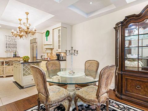 Photo 10 at 14 - 30 Hargrave Lane, York Mills, Toronto