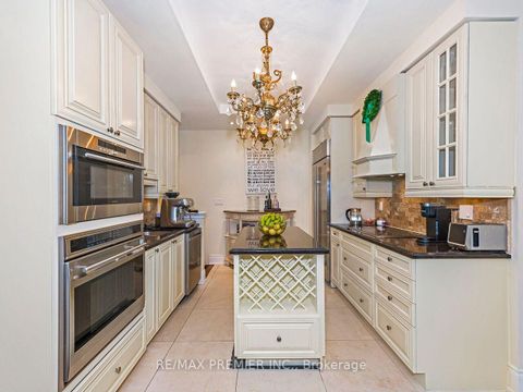 Photo 13 at 14 - 30 Hargrave Lane, York Mills, Toronto