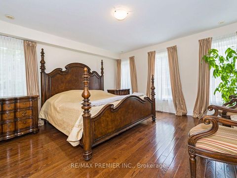 Photo 17 at 14 - 30 Hargrave Lane, York Mills, Toronto