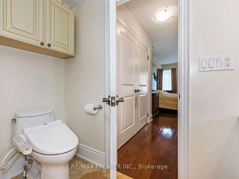 Photo 21 at 14 - 30 Hargrave Lane, York Mills, Toronto