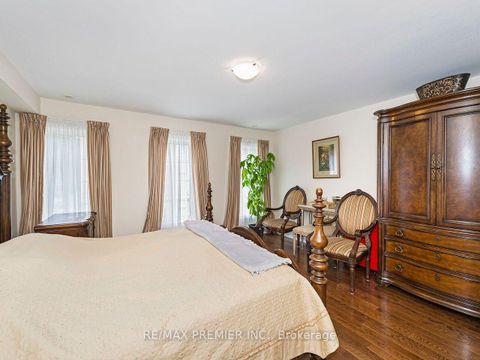 Photo 22 at 14 - 30 Hargrave Lane, York Mills, Toronto