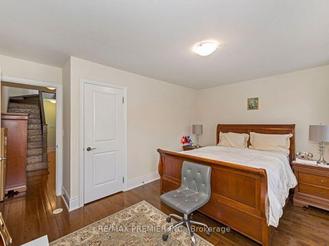 Photo 27 at 14 - 30 Hargrave Lane, York Mills, Toronto