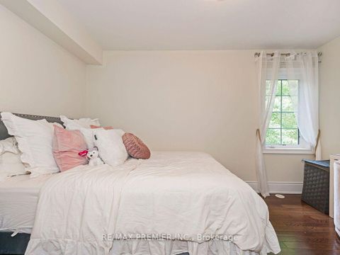 Photo 28 at 14 - 30 Hargrave Lane, York Mills, Toronto