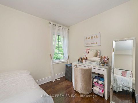 Photo 29 at 14 - 30 Hargrave Lane, York Mills, Toronto