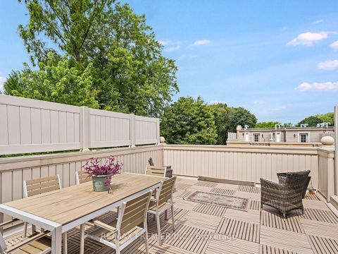 Photo 34 at 14 - 30 Hargrave Lane, York Mills, Toronto