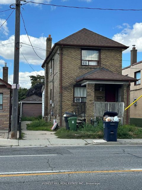 Photo 1 at 666 Jane Street, Smythe, Toronto