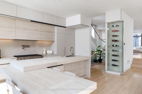 Photo 17 at 21 Farrell Avenue, Willowdale West, Toronto