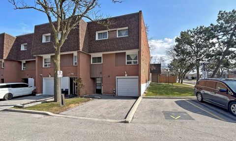 Photo 1 at 102 - 4 Litchfield Court, Clairville, Toronto