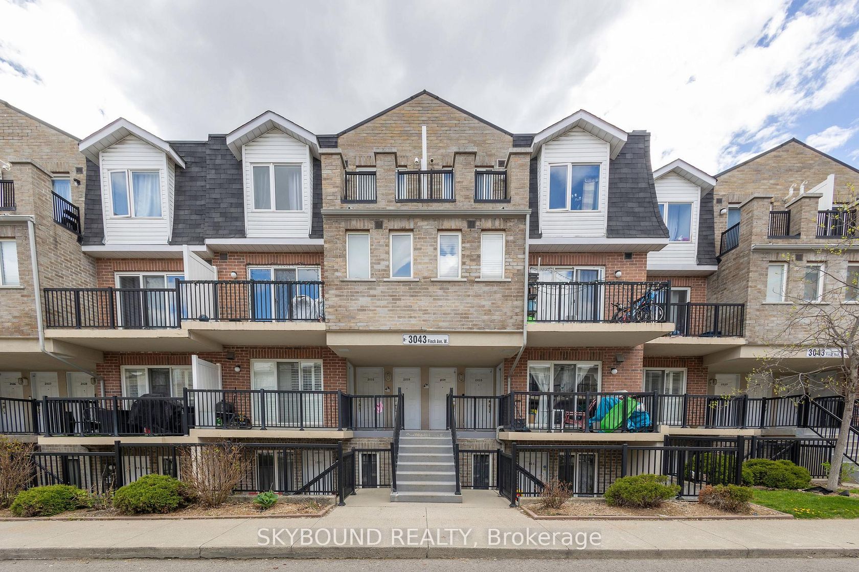 2033 - 3043 Finch Avenue W, Humbermede, Toronto photo number 2