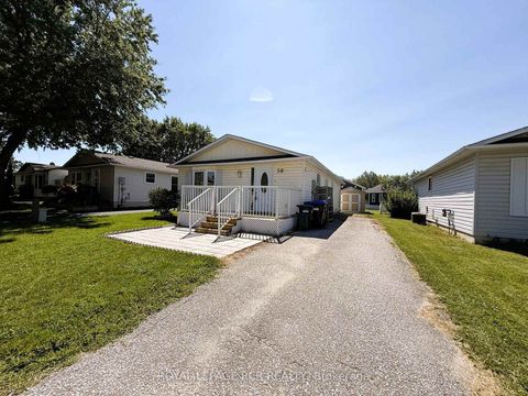 Photo 2 at 38 Royal Oak Drive, Cookstown, Innisfil