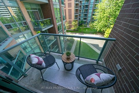 Photo 33 at 402 - 9 Michael Power Place, City Centre West, Toronto