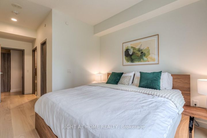 Photo 23 at 511 - 95 McMahon Drive, Bayview Village, Toronto
