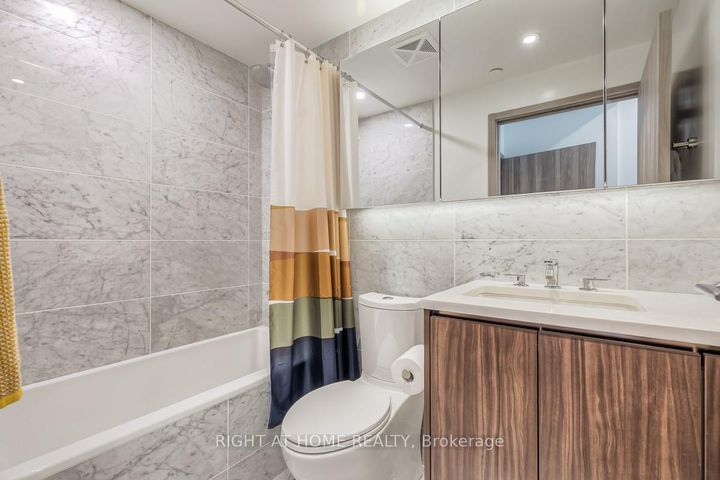 Photo 24 at 511 - 95 McMahon Drive, Bayview Village, Toronto